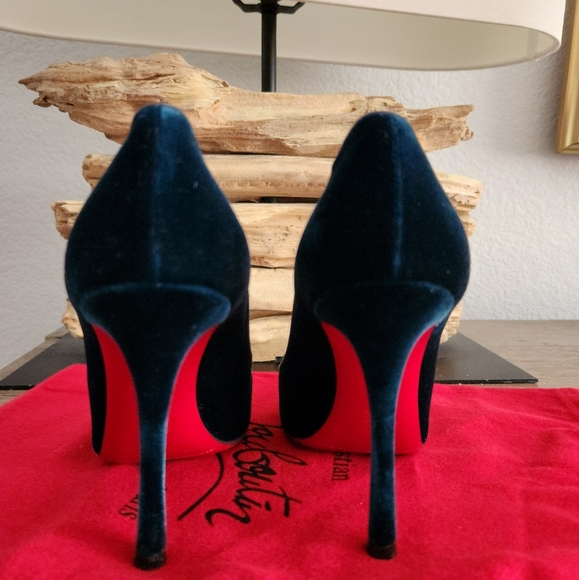 Christian Louboutin Velvet Decoltish 100 37 fits 36.5! - Picture 8 of 12